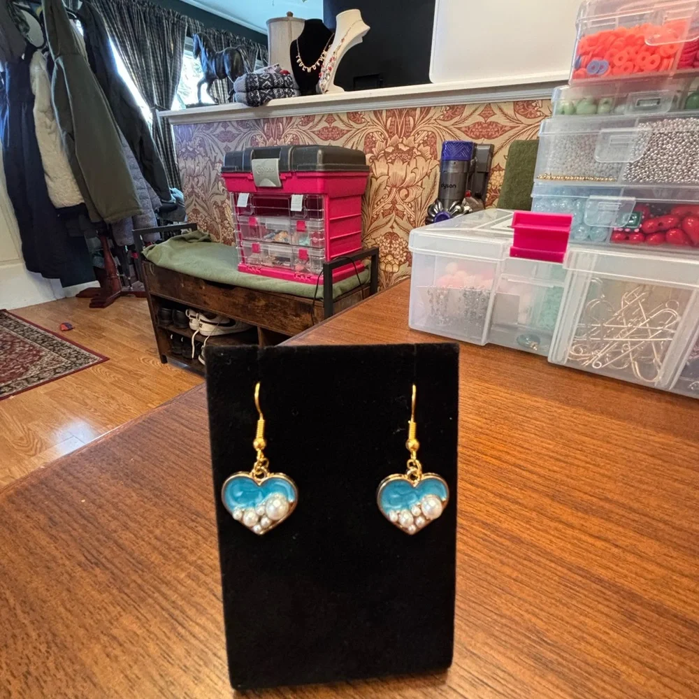 New fun beach vibes Gold tone and Blue with white pearl bubbles Heart Earrings